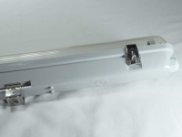 LED Feuchtraumleuchte 150cm 1-flammig IP65 T8 LED Metallclip