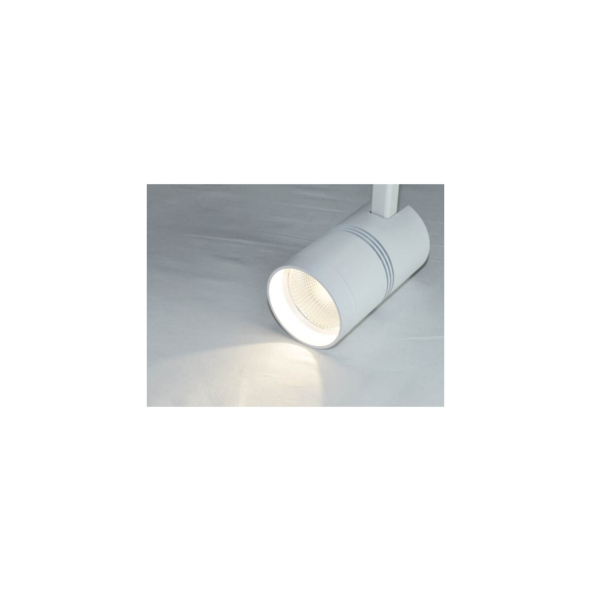 schwarz LED Schienen-Strahler NEWTRACK GU10//230V,schwenkbarer 3-Phasen-Strahler,Schienensystem,Stromschienenstrahler,Deckenstrahler mit eingebaute LED-Lampen 35W,Der Winkel der Lichtverteilung 15/°
