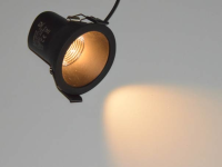 Low-priced LED ceiling spotlight in black 2700K warm white I