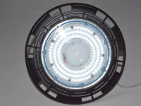 Der LED Hallenstrahler ist mit P gallery 4_2nd