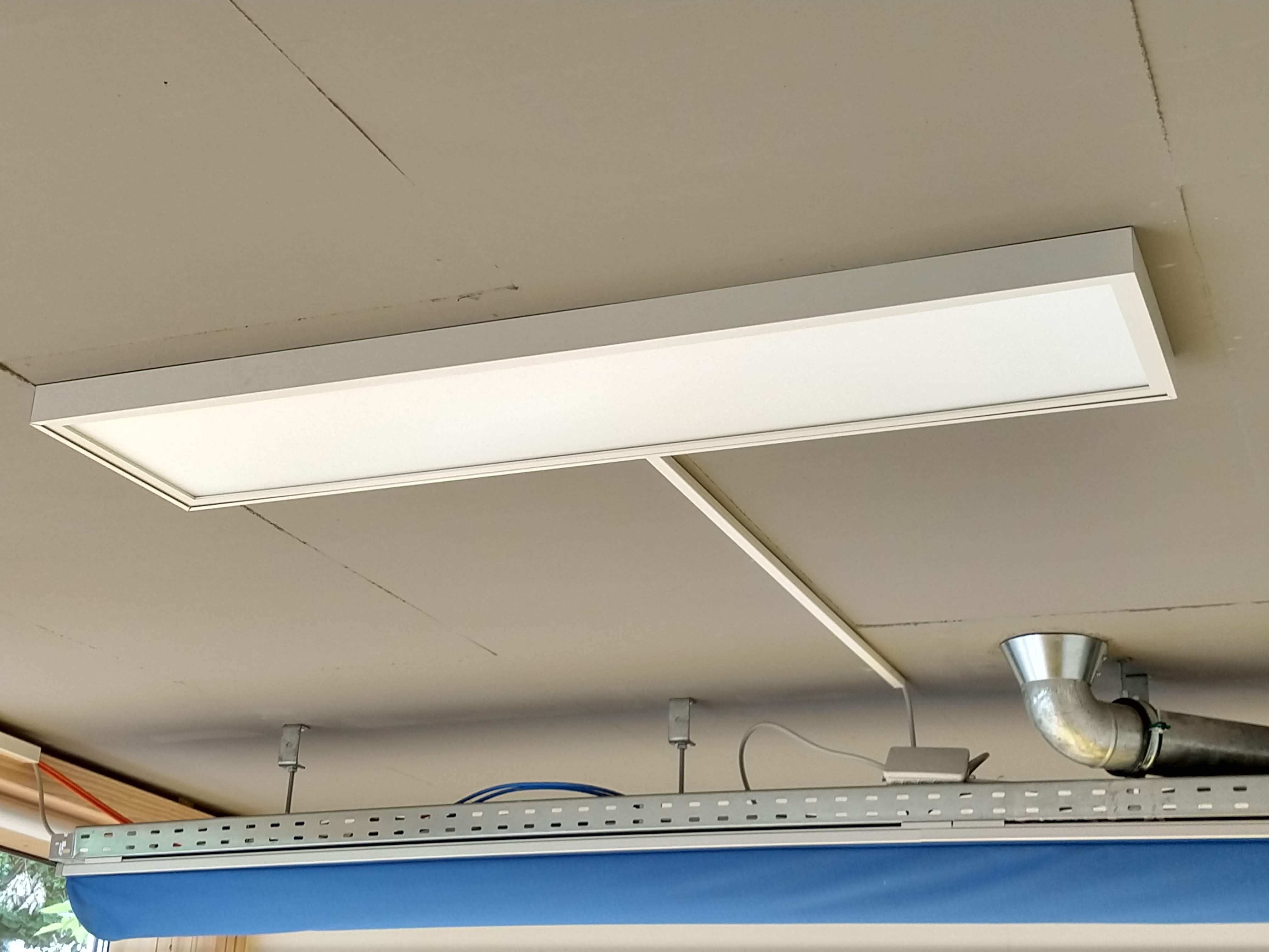 LED lighting warehouse – bright, glare-free general illumination