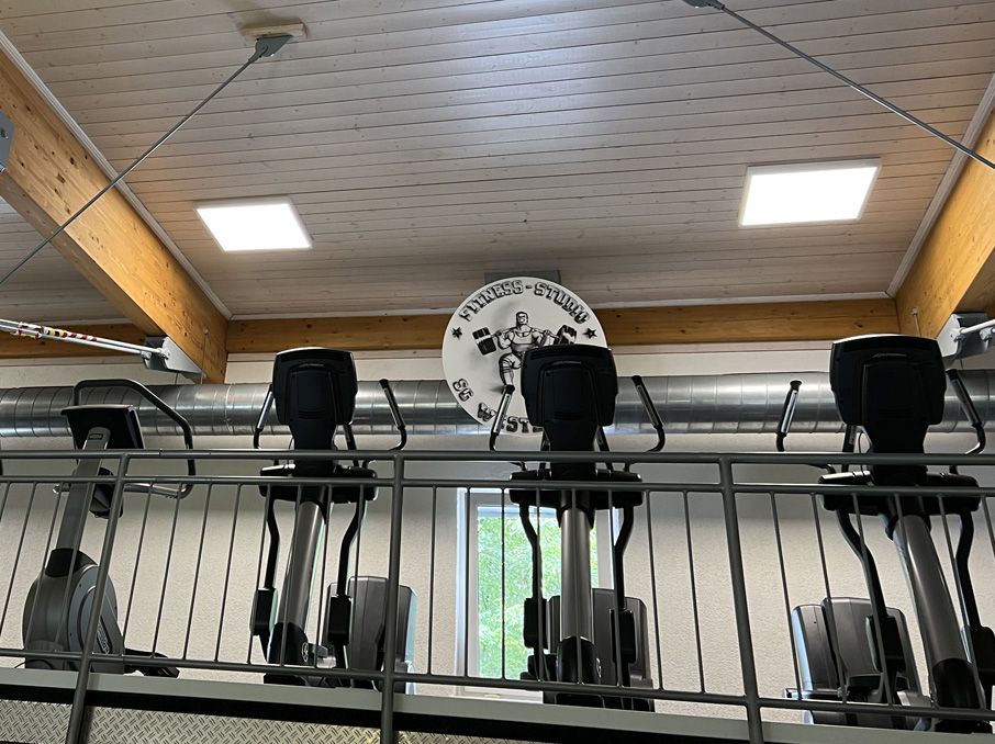 LED ring lights fitness studio – modern training atmosphere