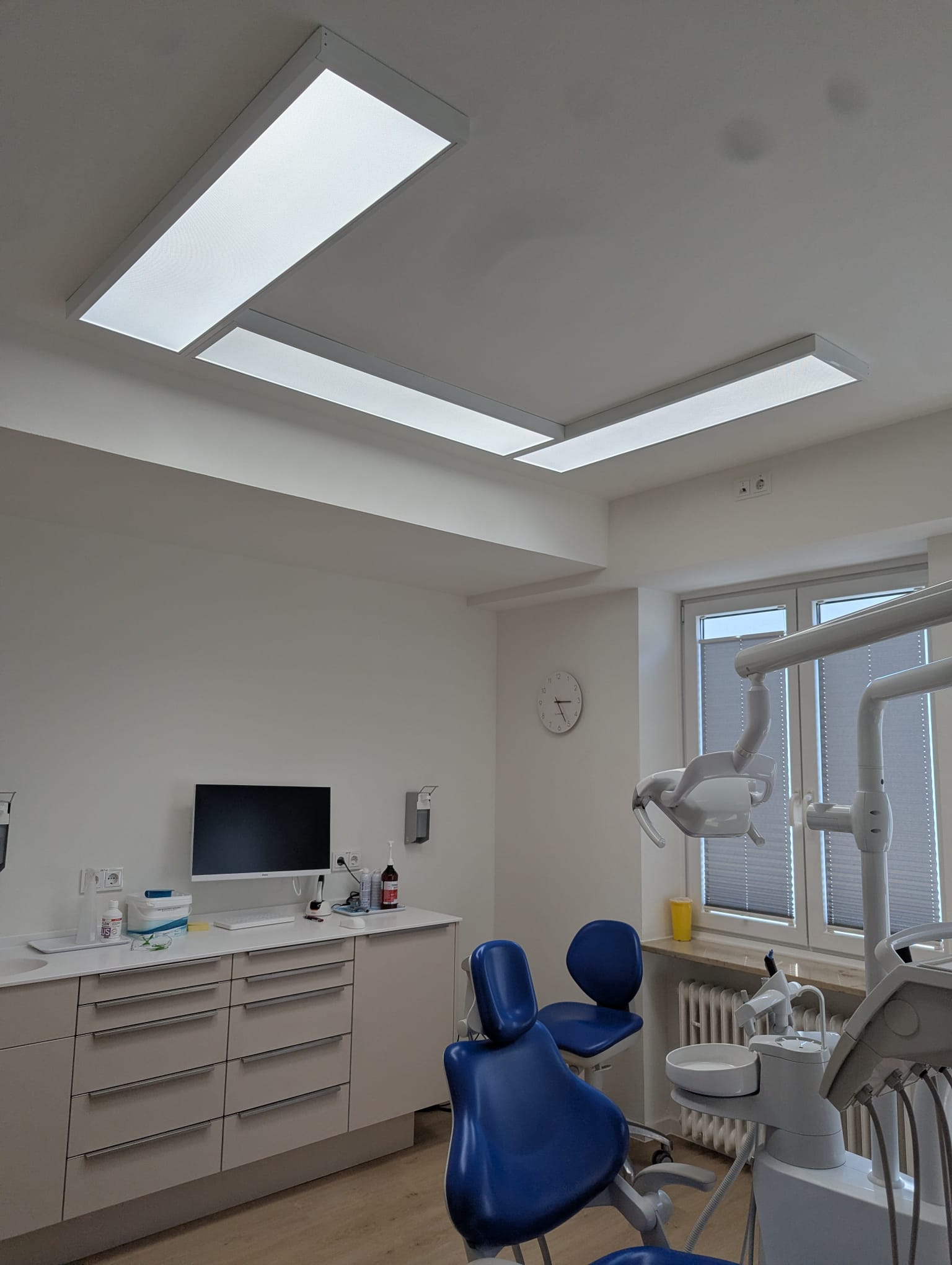 Second treatment room with LED surface-mount panels 5000K