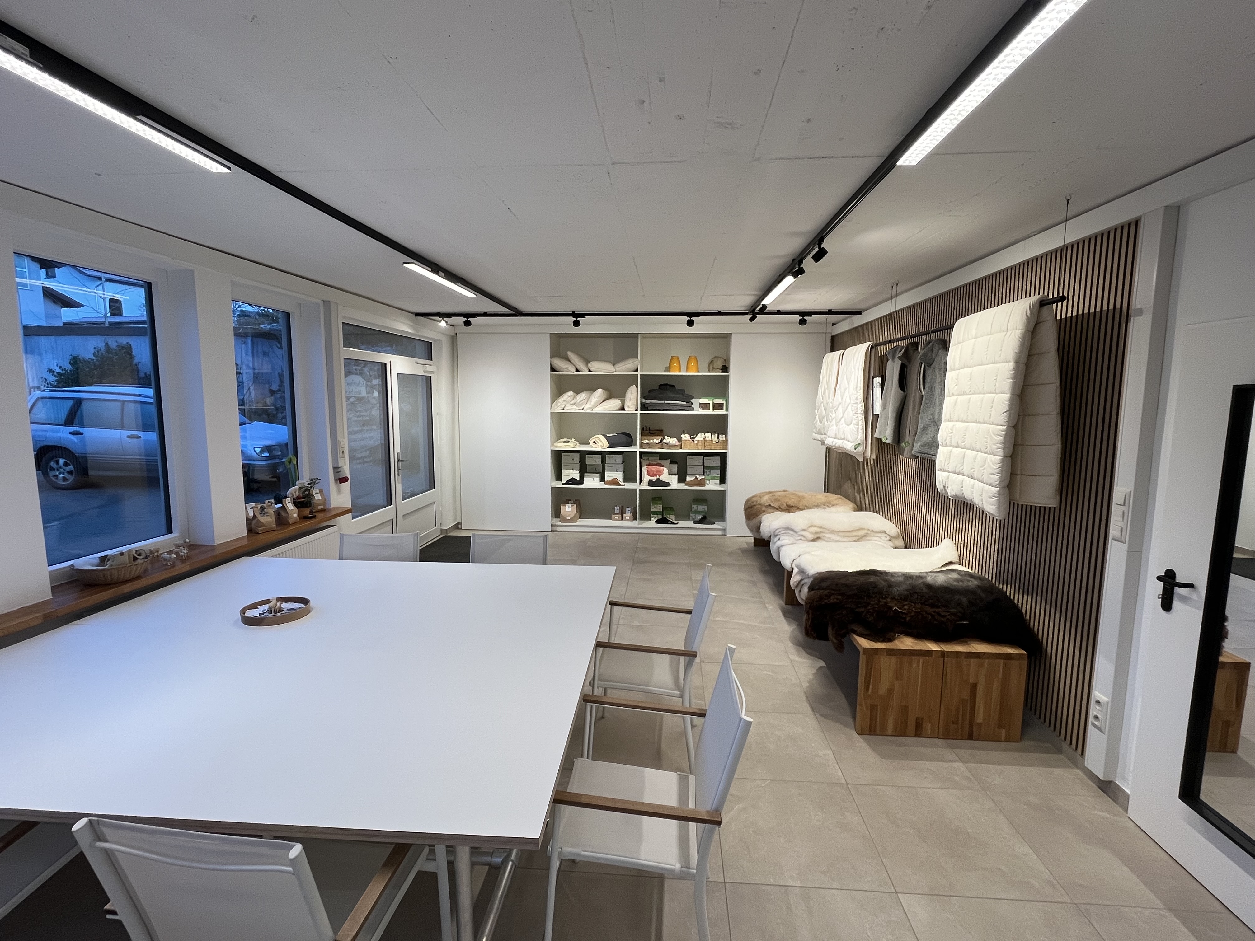 Retail LED – accent lighting for product presentation